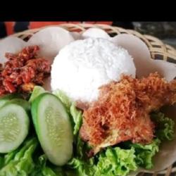 Paket Nasi Ayam Goreng Serundeng