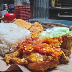 Nasi Ayam Sambel Bledeg