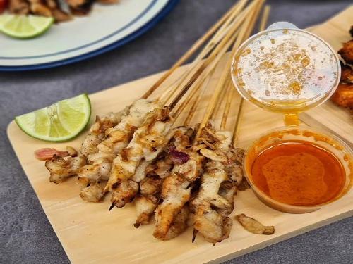 SATE TAICHAN PINISI 2 CIFEST, Depan Dapur Camilan Cifest