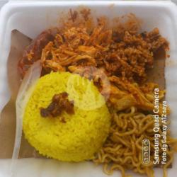 Nasi Kuning Ayam Suwir