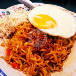 Mie Sedap Goreng Telur Mata Sapi