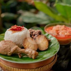 Nasi Gudeg Krecek Ayam Paha Pentung