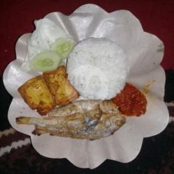 Nasi Penyetan Ikan Asin