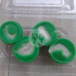 Kue Nona Manis