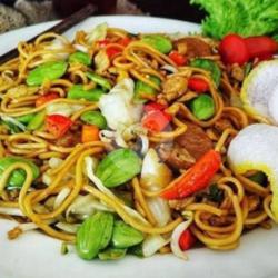 Bakmi Goreng Pete Pedas / Tidak