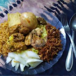 Nasi Kuning Ayam Rica Telur