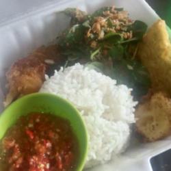 Nasi Urap Ayam Sambel Terasi