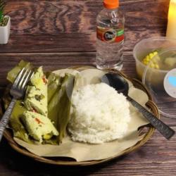 Pepes Paket Tahu (nasi, Pepes, Sayur Asem, Cleo 220ml)