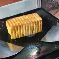 Roti Bakar Rasa (strawberry)