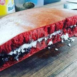 Red Velvet Ketan Hitam   Coklat Susu