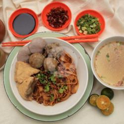 Yam Kwetiaw Bakso Daging