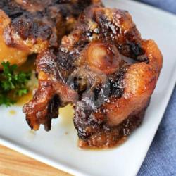 Buntut Bakar Lada Hitam Pedas Blackpepper Free Lalapan Kubis Timun Dan Sambal Korek Pisah