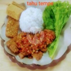 Nasi Tahu Tempe Geprek