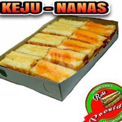 Roti Bakar Keju Kraft - Selai Nanas   Susu