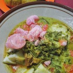 Ketupat Gulai Paku