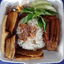 Nasi Uduk Ayam Tahu Tempe  Kemangi  Timun