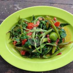 Plecing Kangkung Sambal Mentah