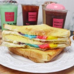 Roti Panggang Keju Mozarella Rainbow