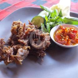 Bebek Goreng Paha Remuk Sambal Korek