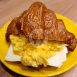 Croissant Smoked Beef Egg Cheese