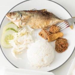 Nasi Ikan Selar Sambal Goreng Set