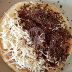 Pizza Coklat Keju