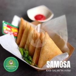 Samosa Kari Galantin Ayam