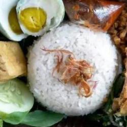 Nasi Uduk Telur Asin   Gorengan