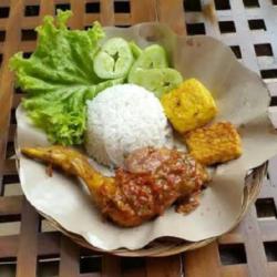 Nasi Ayam Penyet Sambel Cobek Tahu Tempe   Es Teh Manis