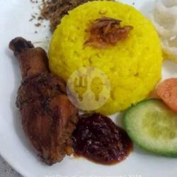 Nasi Kuning Ayam Bacem
