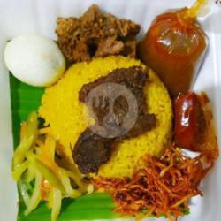 Nasi Kuning Lauk Daging