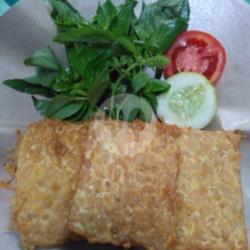 4 Biji Tempe Kedelai Goreng