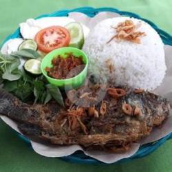 Lalapan Ikan Segar