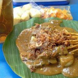 Sate Ayam Padang Campur Kacang   Ketupat