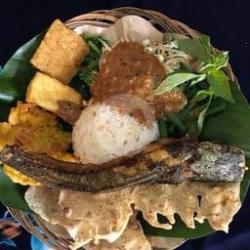 Nasi Pecel Lele Goreng 1