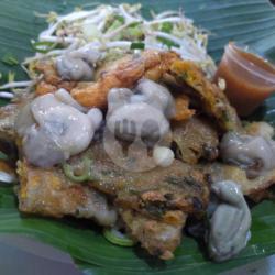 Oyster Omelette