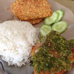 Nasi Putih Ayam Cabe Ijo   Teh Manis Panas