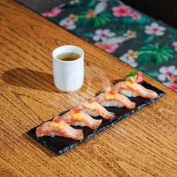 Salmon Mentai Nigiri