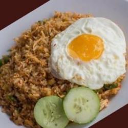 Nasi Goreng   Telor Bebek Mata Sapi   Kerupuk   Timun