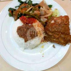 Nasi Padang Ayam Rendang