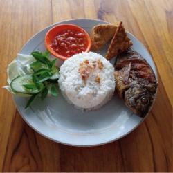 Lalapan Ikan Mujair   Nasi