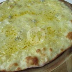 Quattro Formaggi Pizza