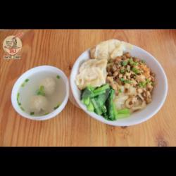 Kwetiau Ayam Jamur Komplit