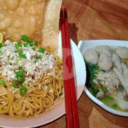 Mie Yamien Manis  Kuah Bakso Ceker