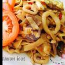 Kuwetiaw Goreng Cumi