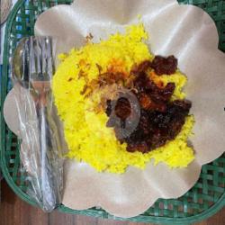 Nasi Kuning Sambal Goreng Daging