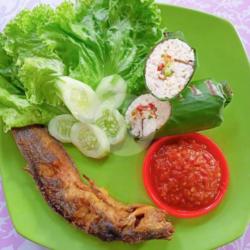 Nasi Bakar Lele Goreng