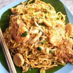 Mie Kuning Seafood Lezat