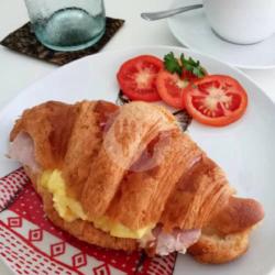 Breakfast Croissant (ham)