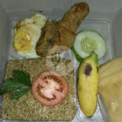 Nasi Ayam Goreng Plus Telur Dadar / Ceplok Free Es Teh